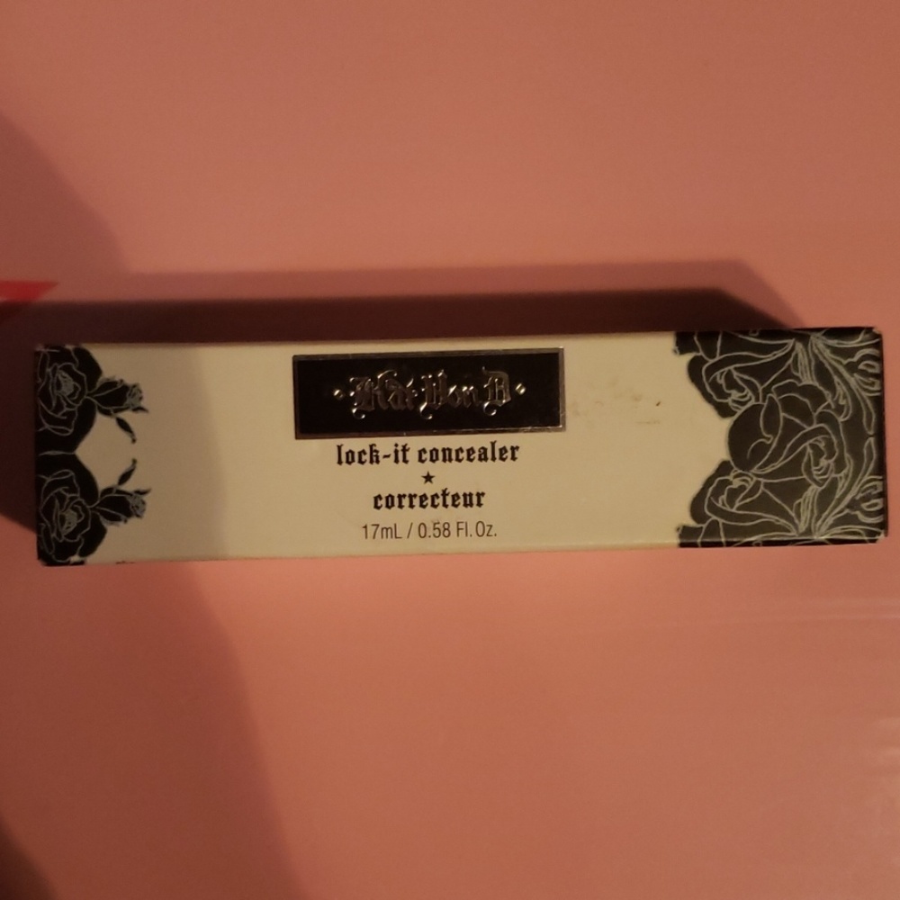 Kat Von D Lock it Concealer Corrector Light 18